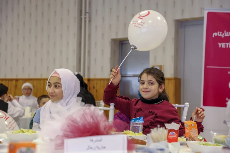 أفضل 5 طرق لدعم الأيتام والأطفال الضعفاء